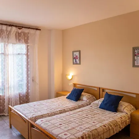 Montserrat Гостевой дом 3*